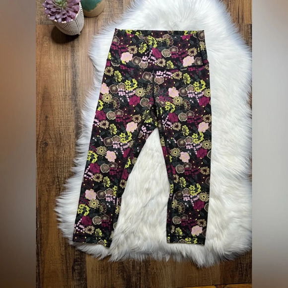 Lululemon Black Floral Wunder Under Flux High Rise Tight Cropped Legging Size 6 - Picture 5 of 5